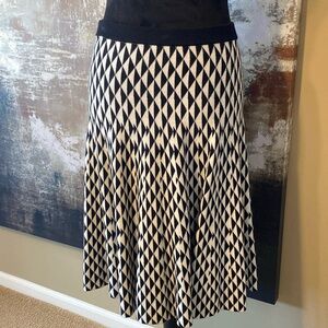 Carmen Marc Valvo knit skirt